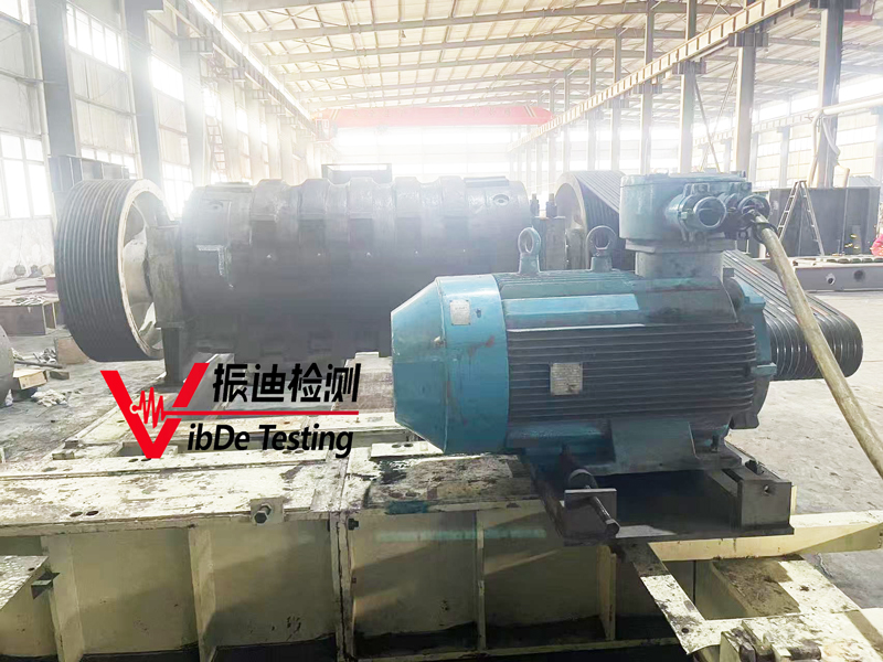 破碎機(jī).jpg